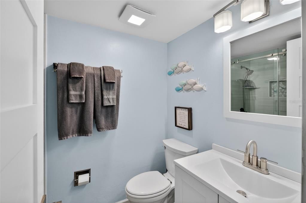 For Sale: $600,000 (2 beds, 2 baths, 1129 Square Feet)