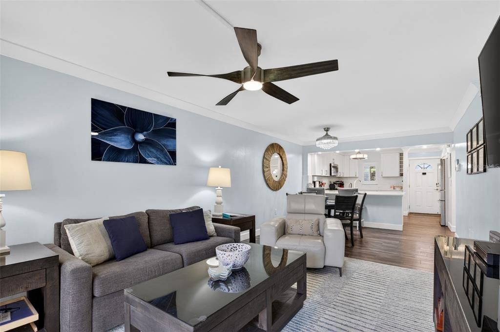 For Sale: $600,000 (2 beds, 2 baths, 1129 Square Feet)