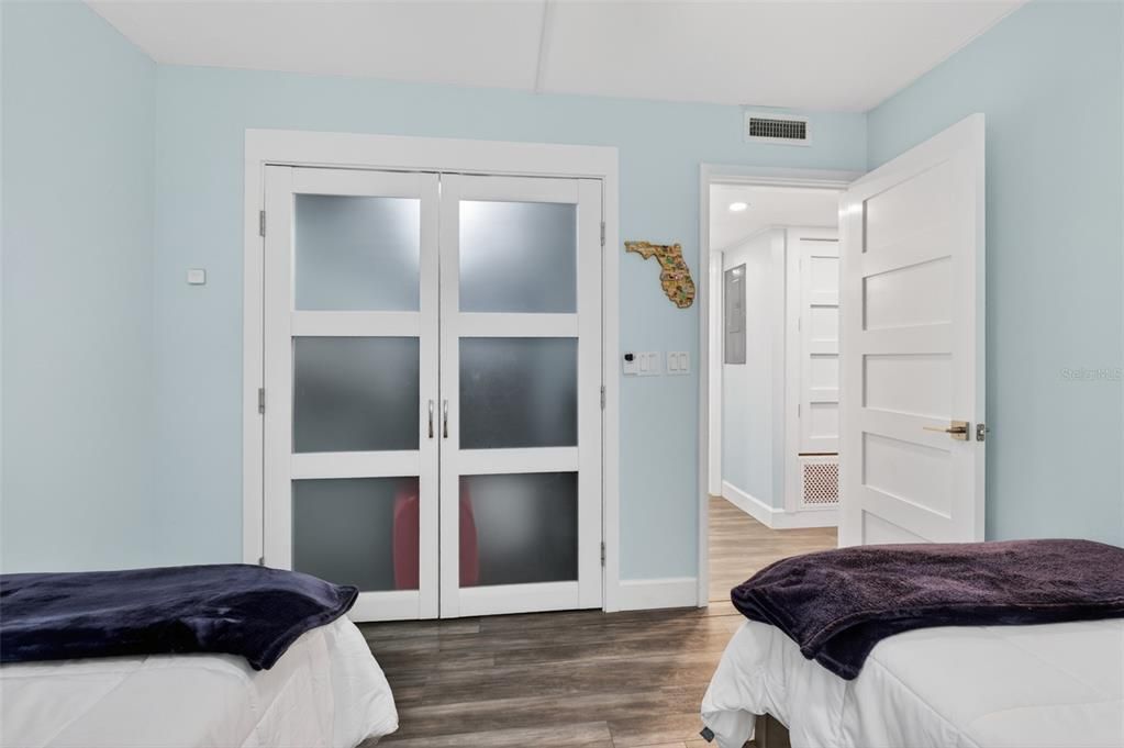 For Sale: $600,000 (2 beds, 2 baths, 1129 Square Feet)