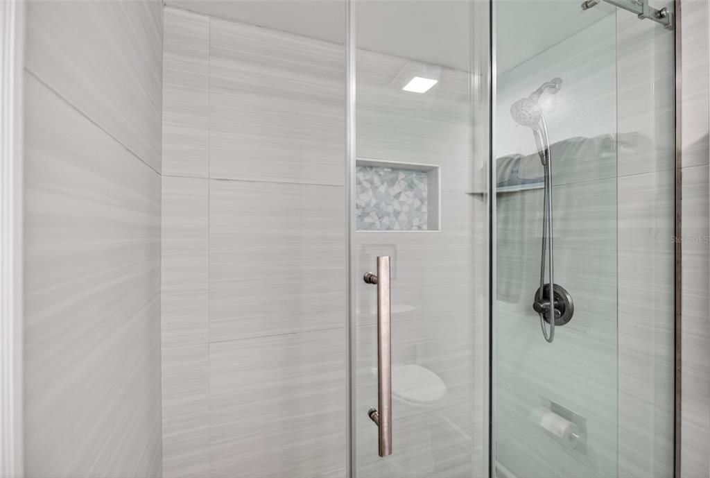 For Sale: $600,000 (2 beds, 2 baths, 1129 Square Feet)