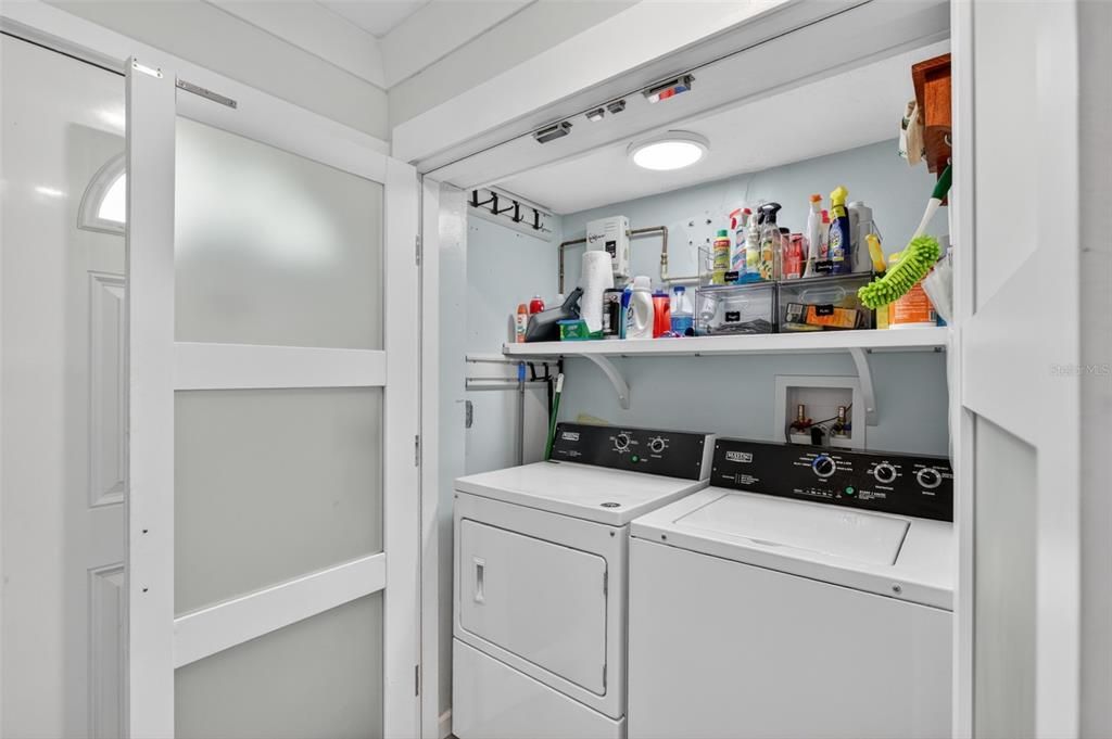 For Sale: $600,000 (2 beds, 2 baths, 1129 Square Feet)