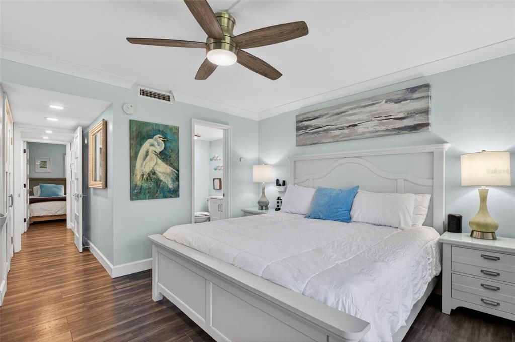 For Sale: $600,000 (2 beds, 2 baths, 1129 Square Feet)