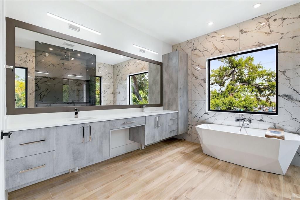 For Sale: $2,860,000 (5 beds, 5 baths, 4165 Square Feet)