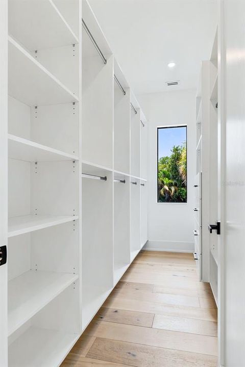 For Sale: $2,860,000 (5 beds, 5 baths, 4165 Square Feet)