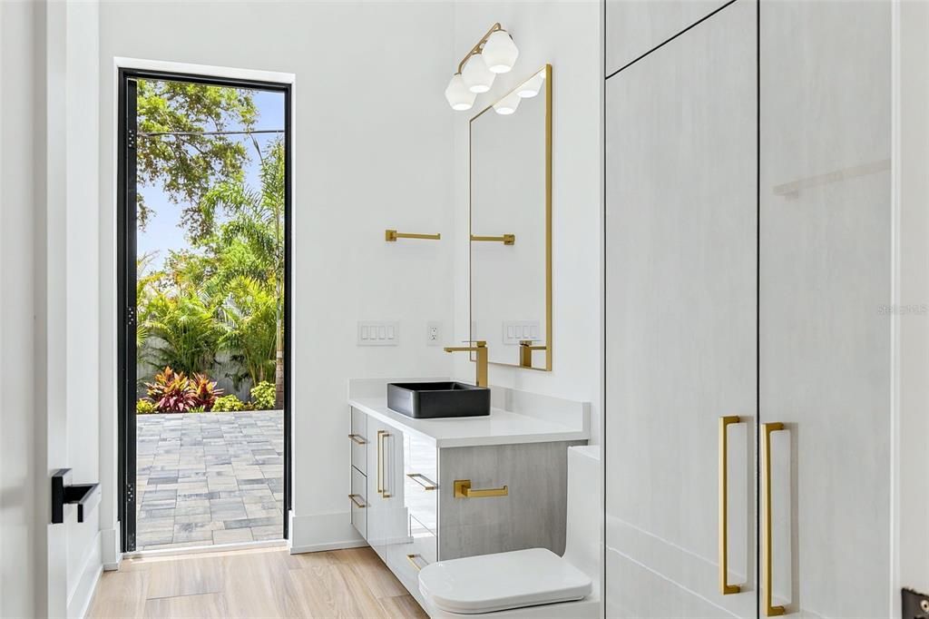 For Sale: $2,860,000 (5 beds, 5 baths, 4165 Square Feet)