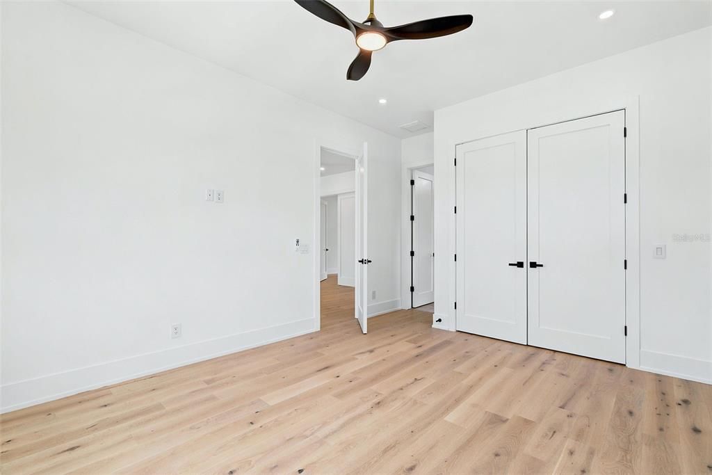 For Sale: $2,860,000 (5 beds, 5 baths, 4165 Square Feet)