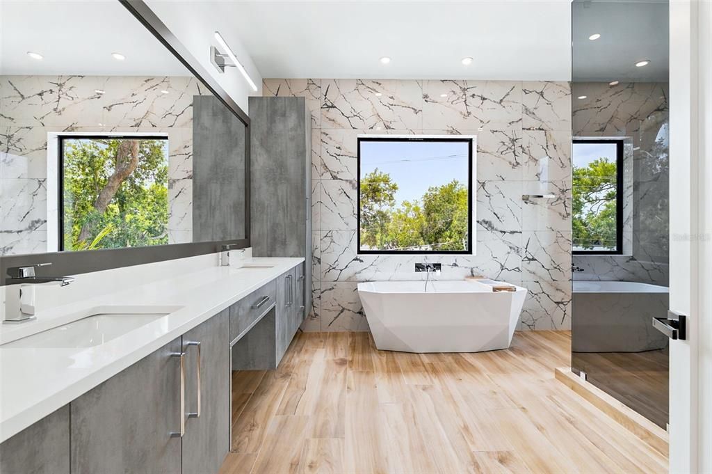 For Sale: $2,860,000 (5 beds, 5 baths, 4165 Square Feet)