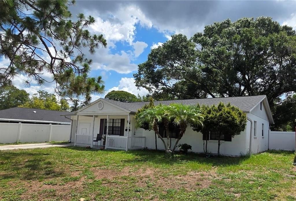 For Sale: $349,900 (3 beds, 1 baths, 1189 Square Feet)