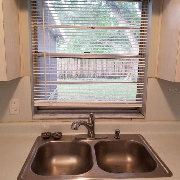 For Sale: $349,900 (3 beds, 1 baths, 1189 Square Feet)