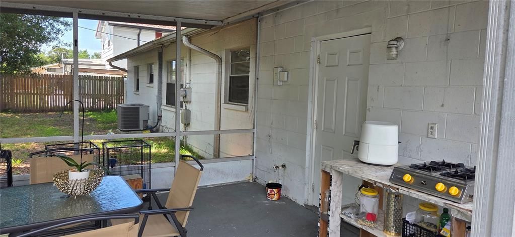 For Sale: $349,900 (3 beds, 1 baths, 1189 Square Feet)