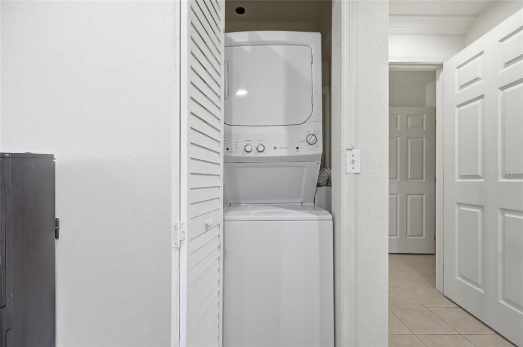 For Sale: $287,500 (3 beds, 3 baths, 1630 Square Feet)