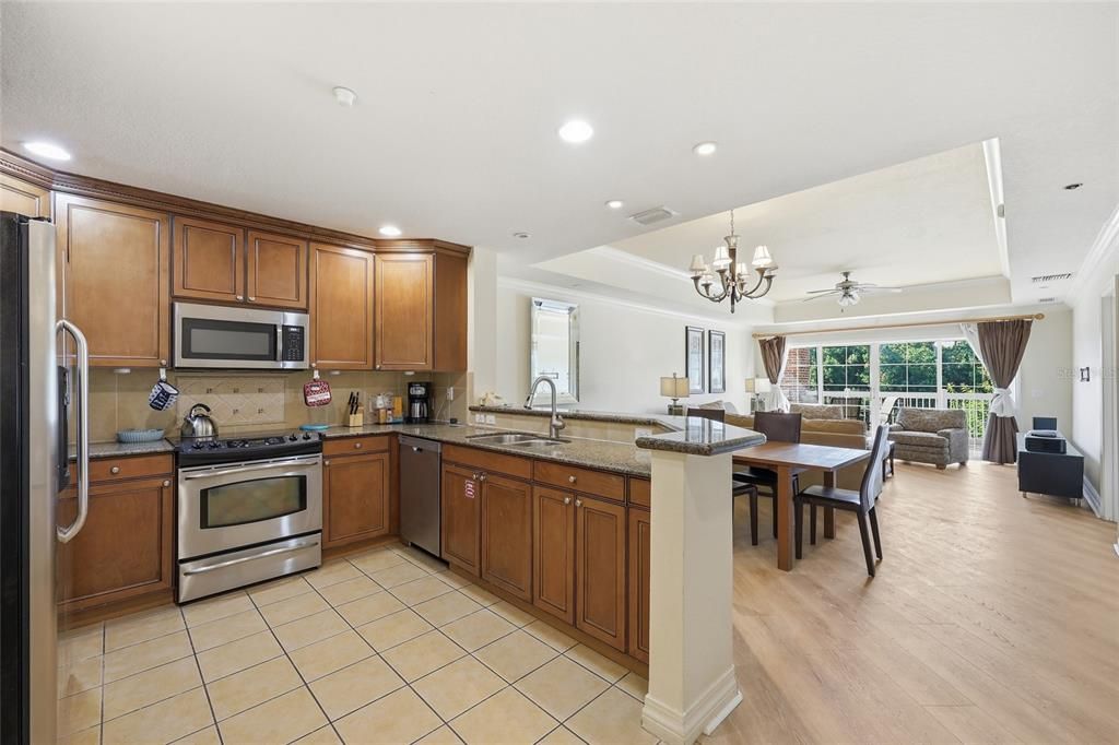 For Sale: $287,500 (3 beds, 3 baths, 1630 Square Feet)