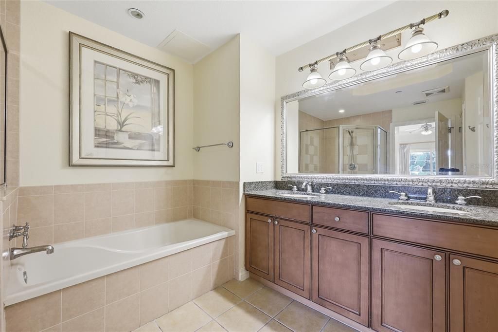 For Sale: $287,500 (3 beds, 3 baths, 1630 Square Feet)