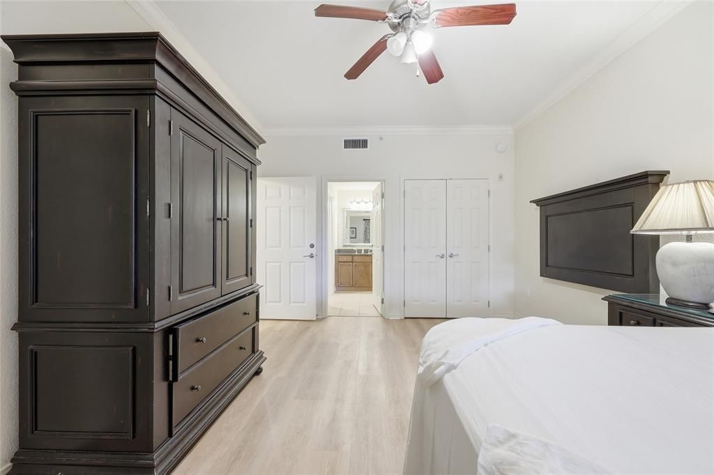 For Sale: $287,500 (3 beds, 3 baths, 1630 Square Feet)