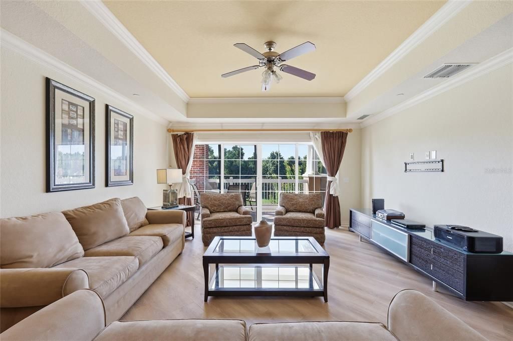 For Sale: $287,500 (3 beds, 3 baths, 1630 Square Feet)