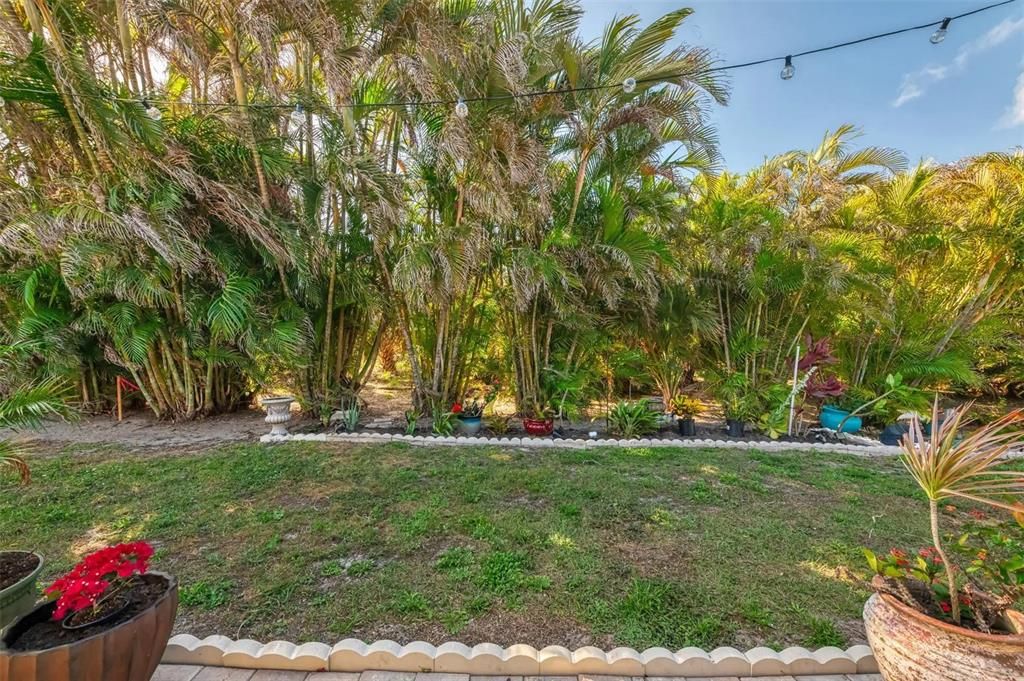 For Sale: $125,000 (2 beds, 2 baths, 933 Square Feet)