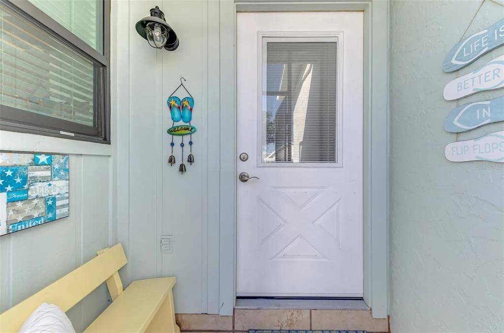 For Sale: $125,000 (2 beds, 2 baths, 933 Square Feet)