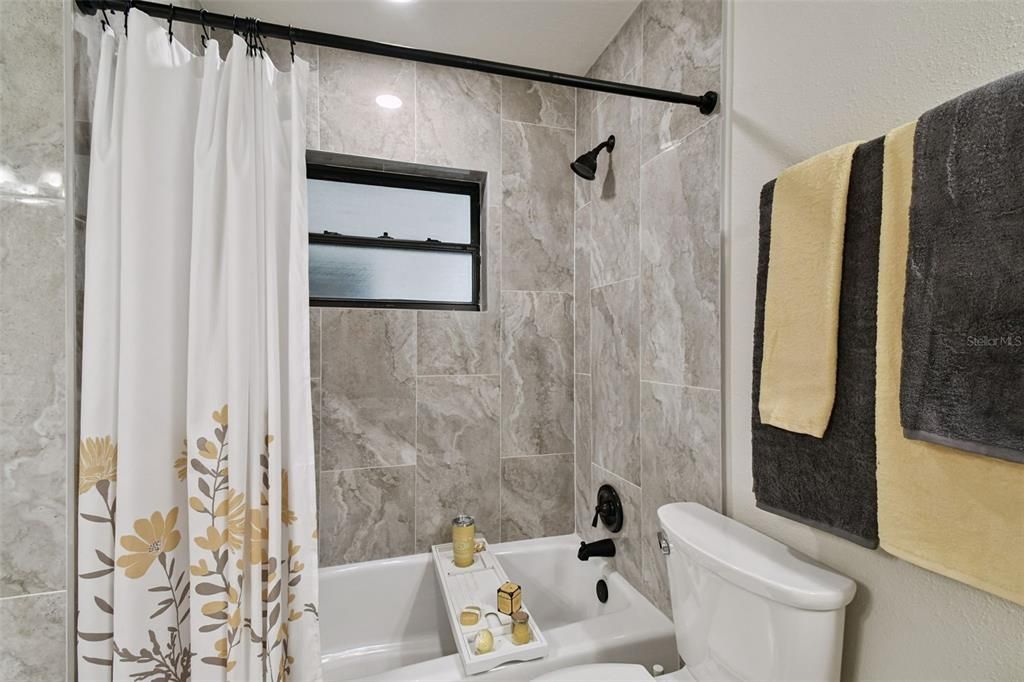 En Venta: $525,000 (3 camas, 2 baños, 1989 Pies cuadrados)