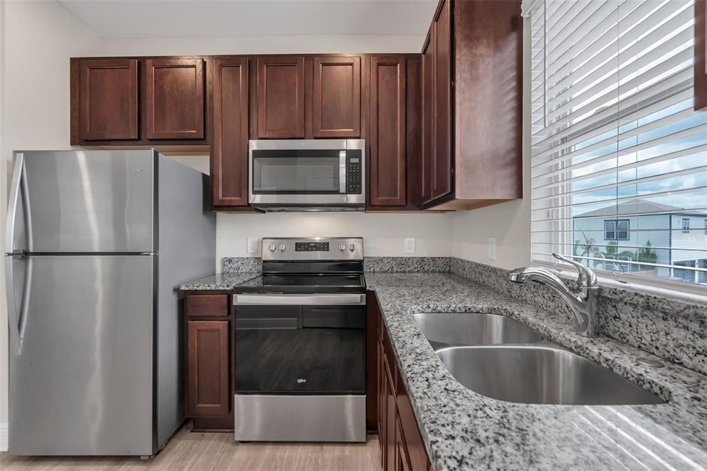 For Rent: $1,600 (1 beds, 1 baths, 600 Square Feet)