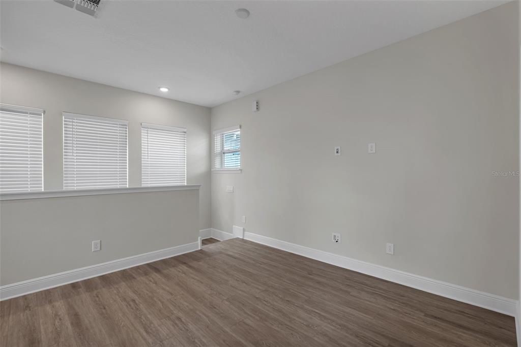 For Rent: $1,600 (1 beds, 1 baths, 600 Square Feet)