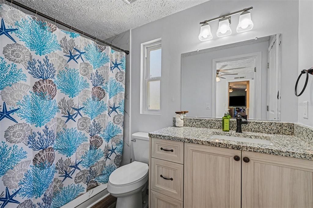 For Sale: $699,000 (2 beds, 2 baths, 966 Square Feet)