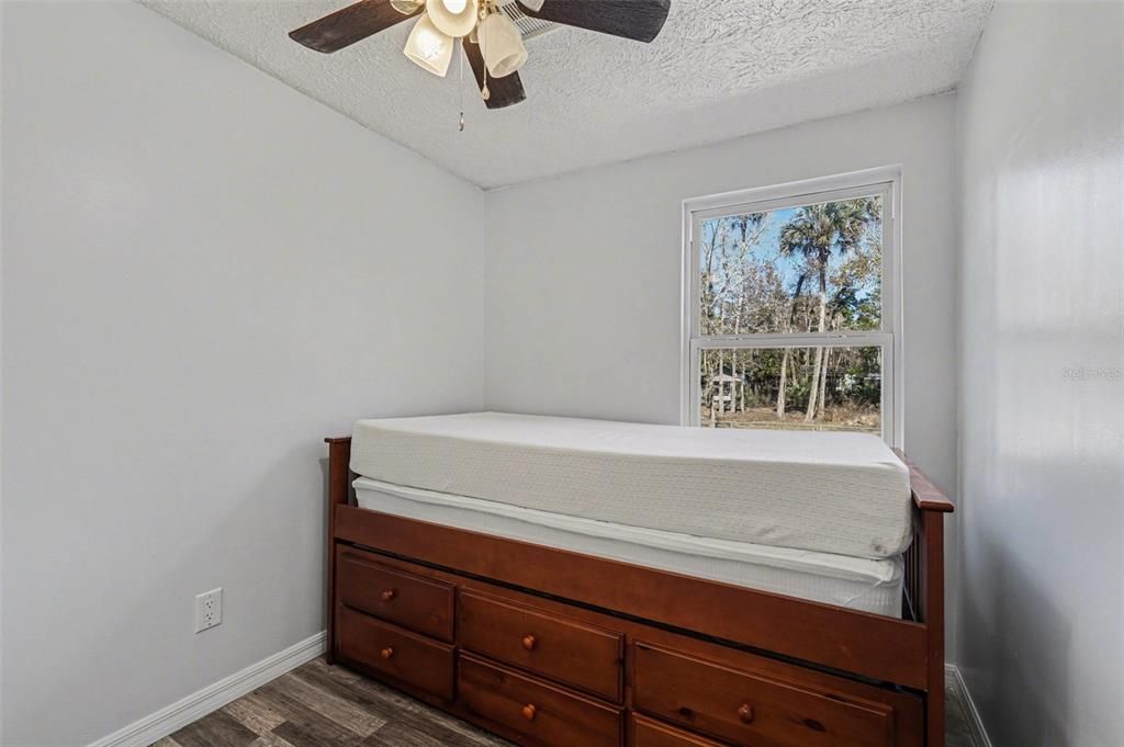 For Sale: $699,000 (2 beds, 2 baths, 966 Square Feet)