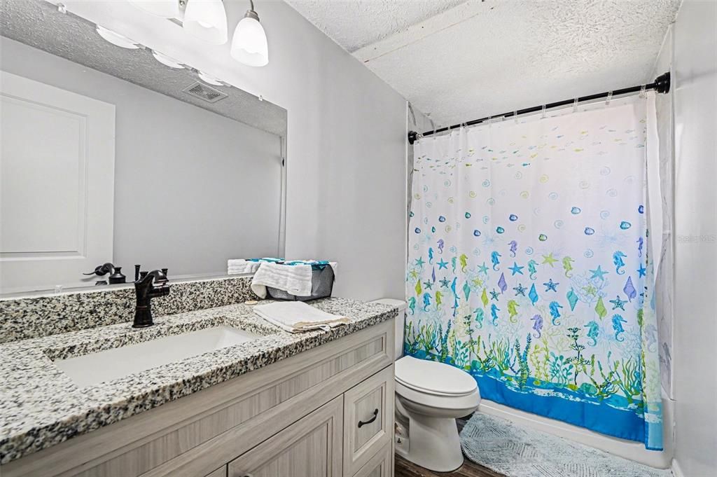 For Sale: $699,000 (2 beds, 2 baths, 966 Square Feet)