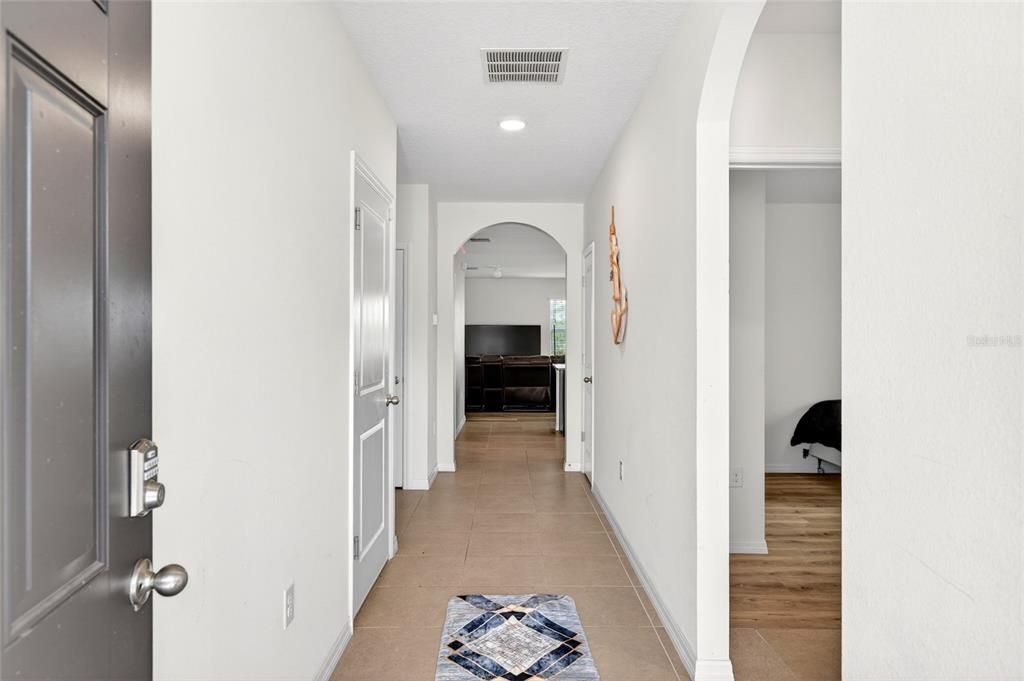 En Venta: $299,900 (4 camas, 2 baños, 1788 Pies cuadrados)