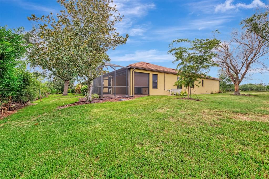 For Sale: $370,000 (2 beds, 2 baths, 1600 Square Feet)