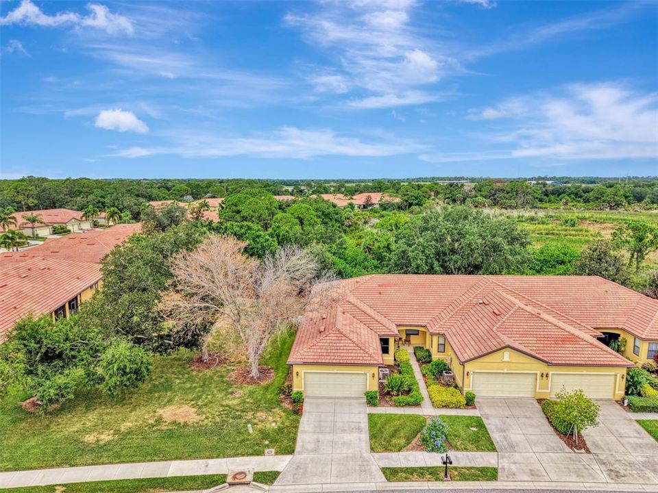 For Sale: $370,000 (2 beds, 2 baths, 1600 Square Feet)