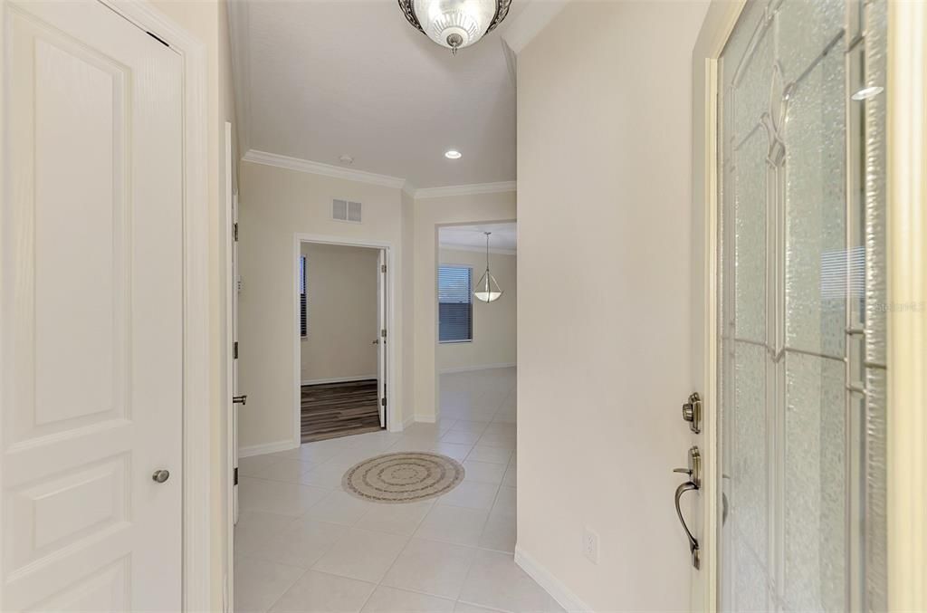 For Sale: $370,000 (2 beds, 2 baths, 1600 Square Feet)