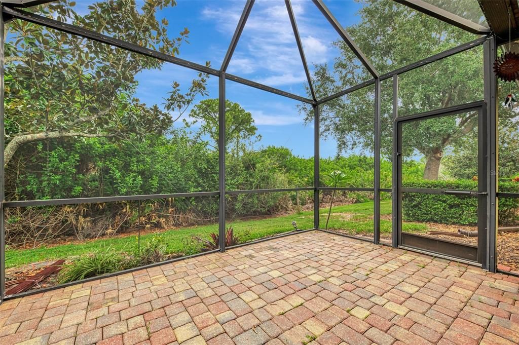 For Sale: $370,000 (2 beds, 2 baths, 1600 Square Feet)