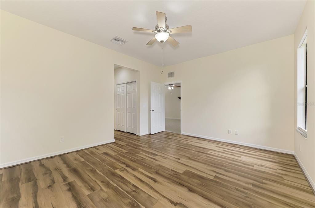 For Sale: $370,000 (2 beds, 2 baths, 1600 Square Feet)