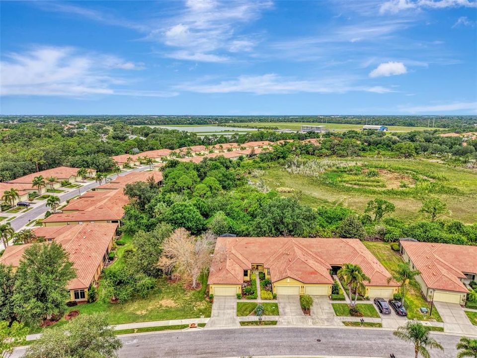 For Sale: $370,000 (2 beds, 2 baths, 1600 Square Feet)