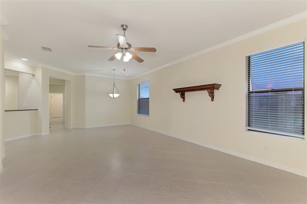 For Sale: $370,000 (2 beds, 2 baths, 1600 Square Feet)