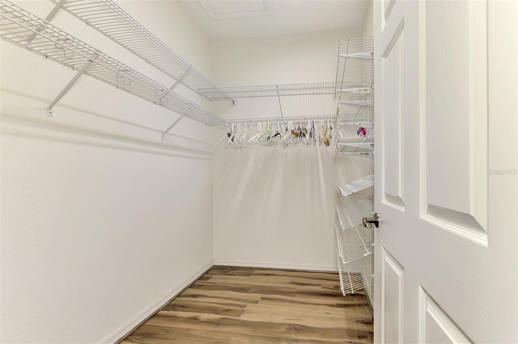 For Sale: $370,000 (2 beds, 2 baths, 1600 Square Feet)