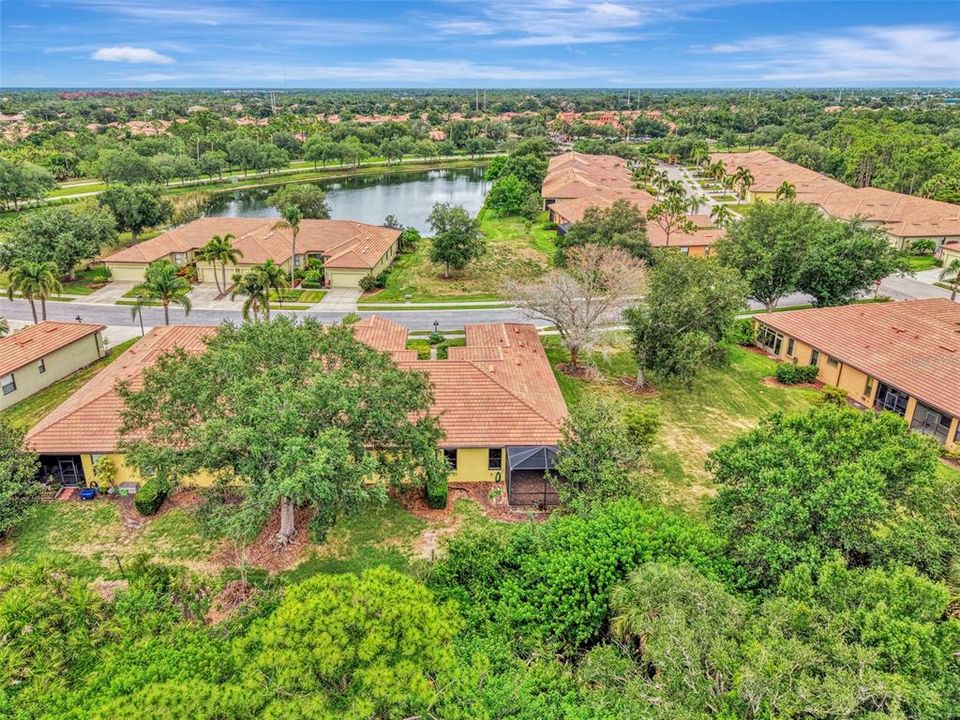 For Sale: $370,000 (2 beds, 2 baths, 1600 Square Feet)