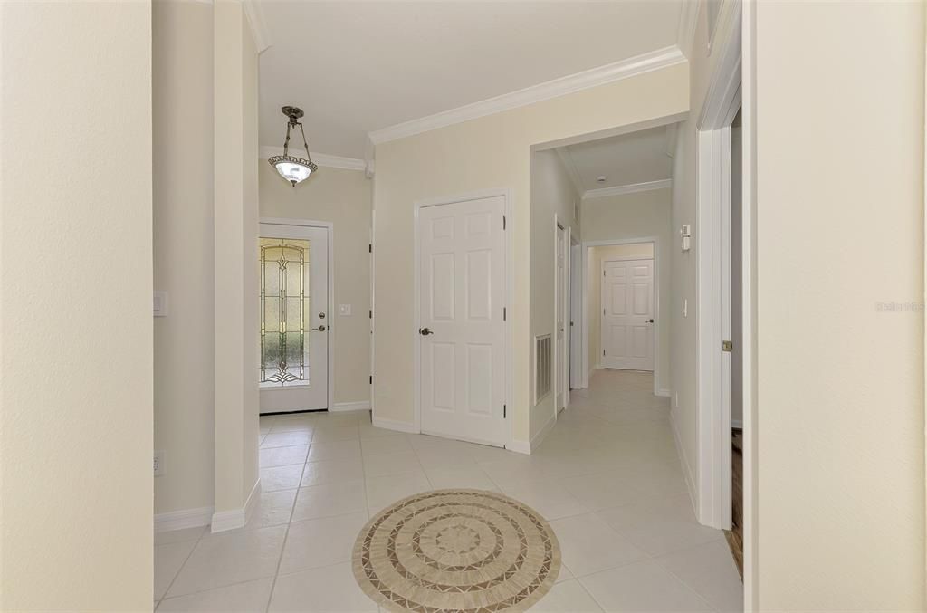 For Sale: $370,000 (2 beds, 2 baths, 1600 Square Feet)
