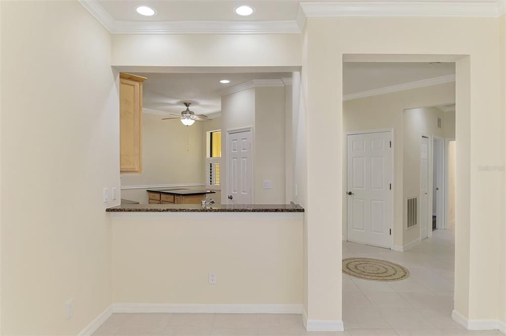 For Sale: $370,000 (2 beds, 2 baths, 1600 Square Feet)