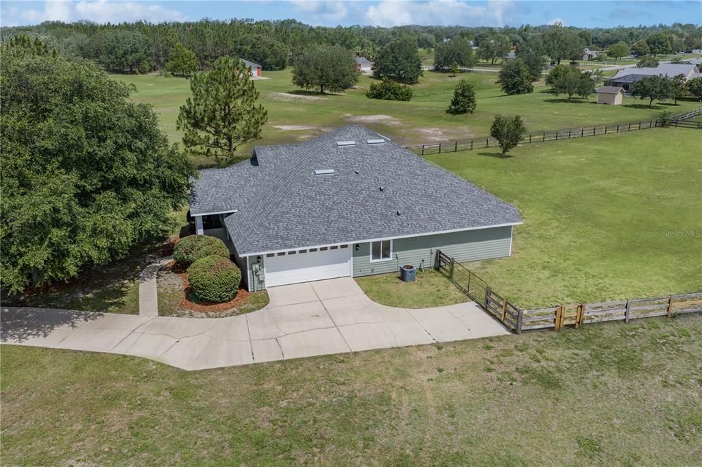 For Sale: $450,000 (4 beds, 2 baths, 2000 Square Feet)
