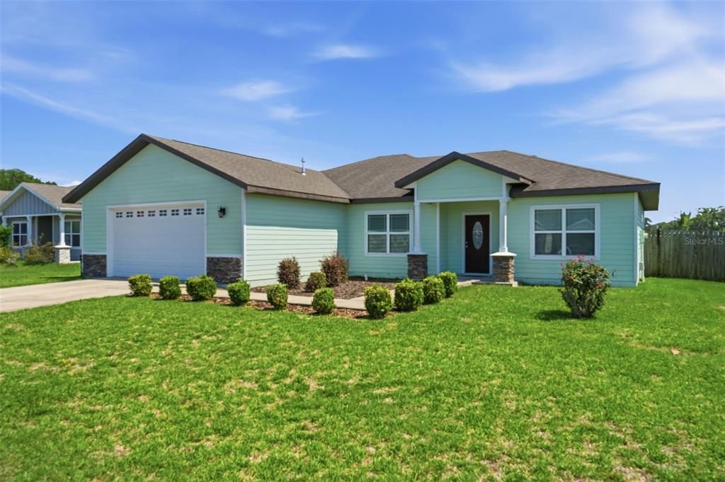 For Sale: $399,000 (4 beds, 2 baths, 2009 Square Feet)