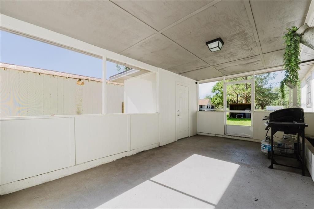 For Sale: $279,950 (3 beds, 2 baths, 1196 Square Feet)