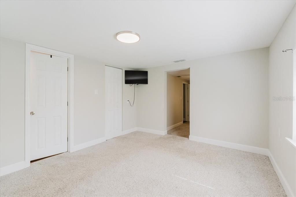 For Sale: $279,950 (3 beds, 2 baths, 1196 Square Feet)