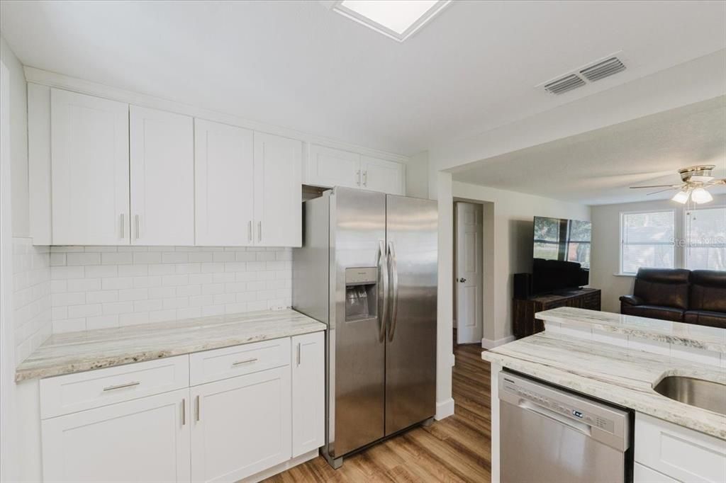 For Sale: $279,950 (3 beds, 2 baths, 1196 Square Feet)