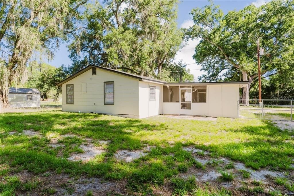 For Sale: $279,950 (3 beds, 2 baths, 1196 Square Feet)