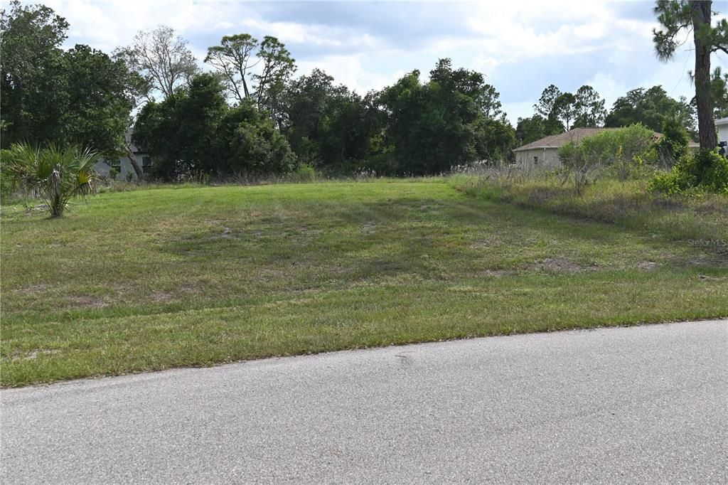 На продажу: $65,000 (0.35 acres)