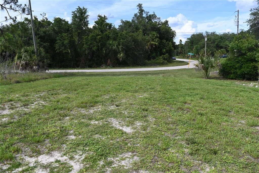 На продажу: $65,000 (0.35 acres)