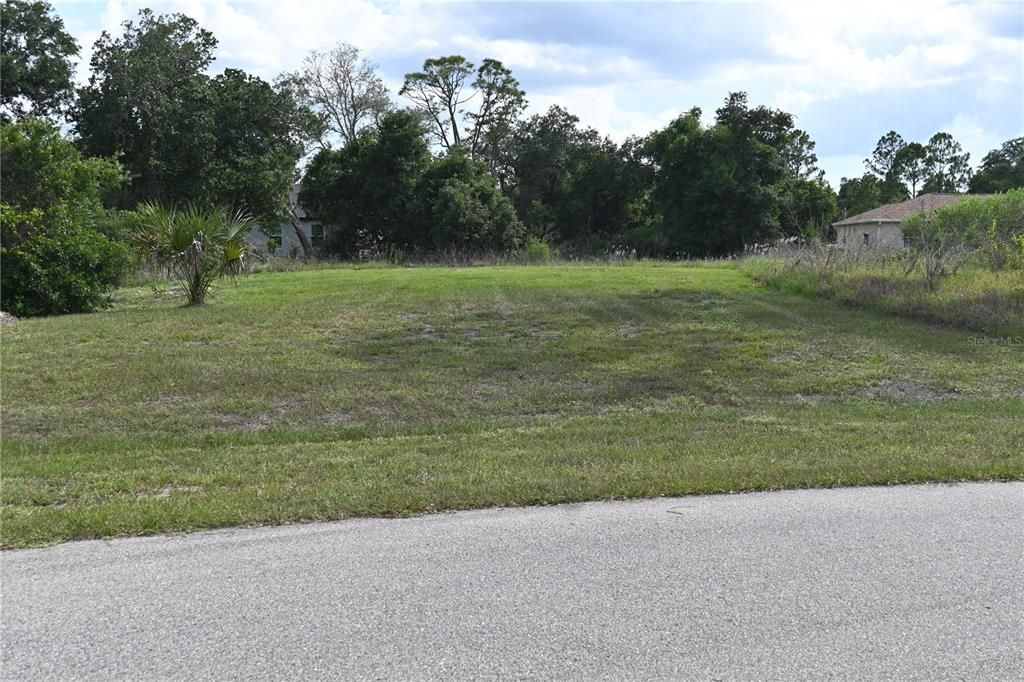 На продажу: $65,000 (0.35 acres)
