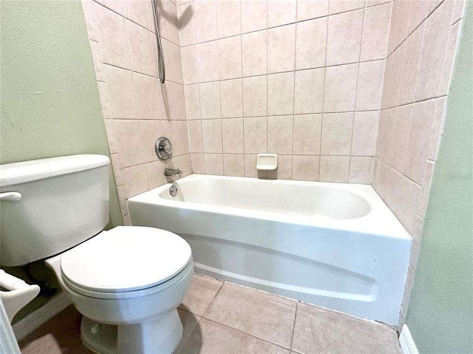 В аренду: $3,500 (5 спален, 3 ванн, 2801 Квадратных фут)