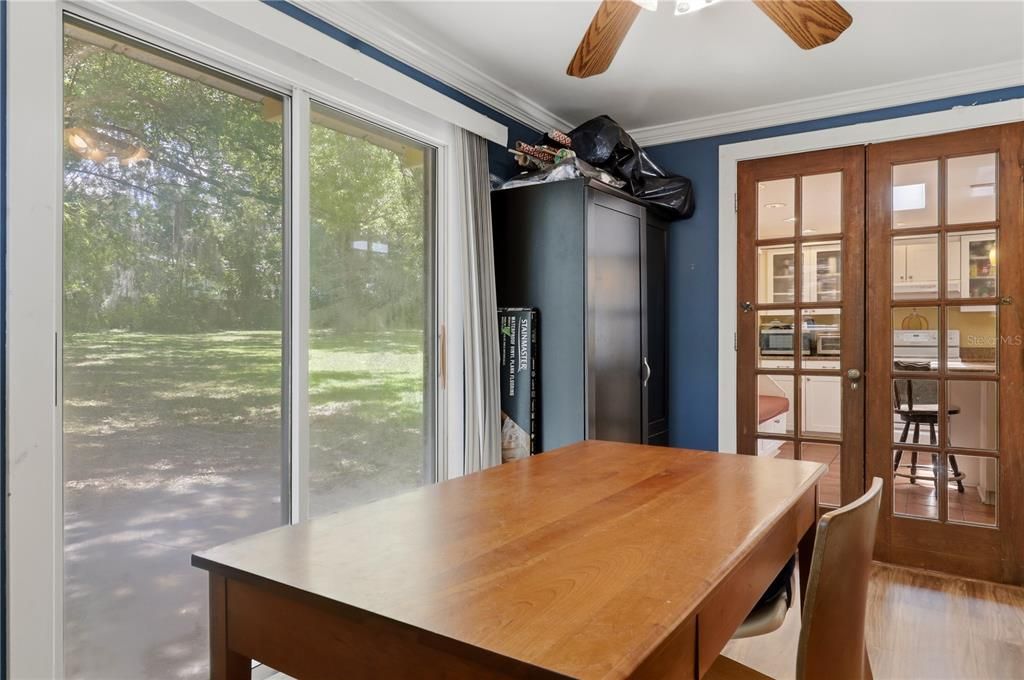For Sale: $289,000 (3 beds, 2 baths, 1233 Square Feet)